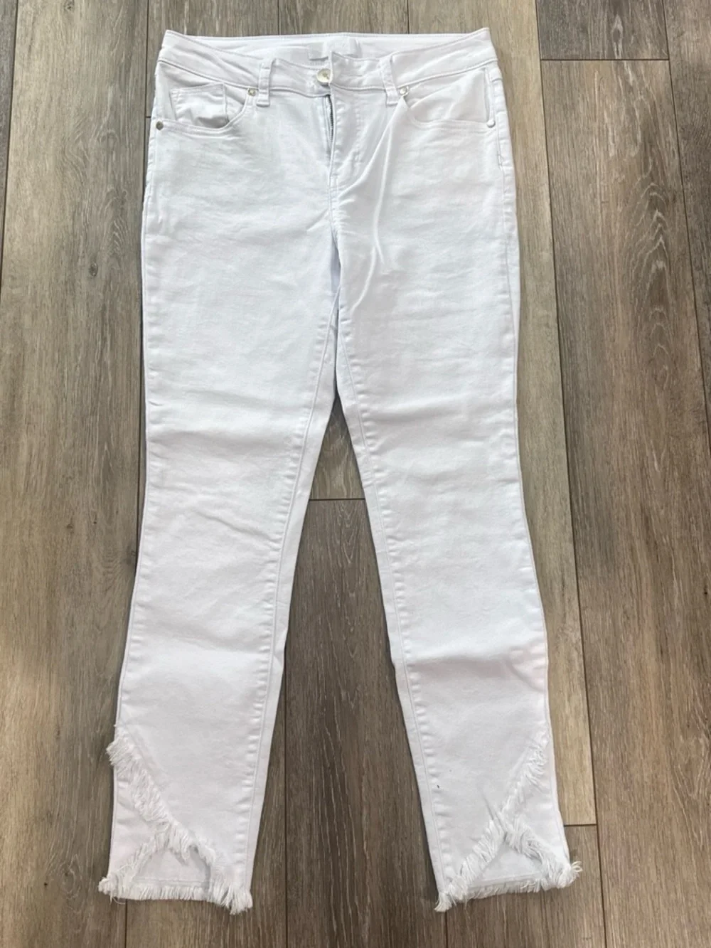 1822 Denim White Cropped Frayed Hem Jeans